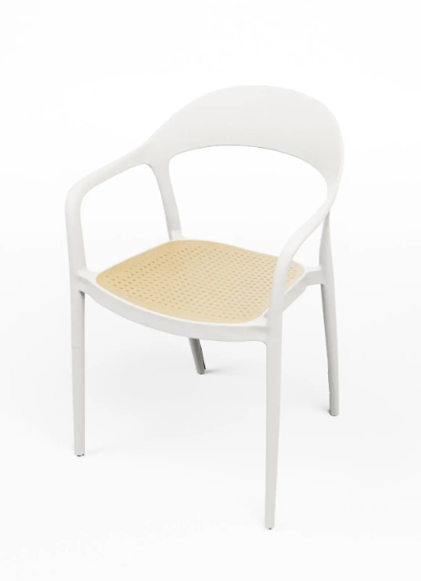 Chaise Blanche à louer à prix abordable pour événement à Paris 75