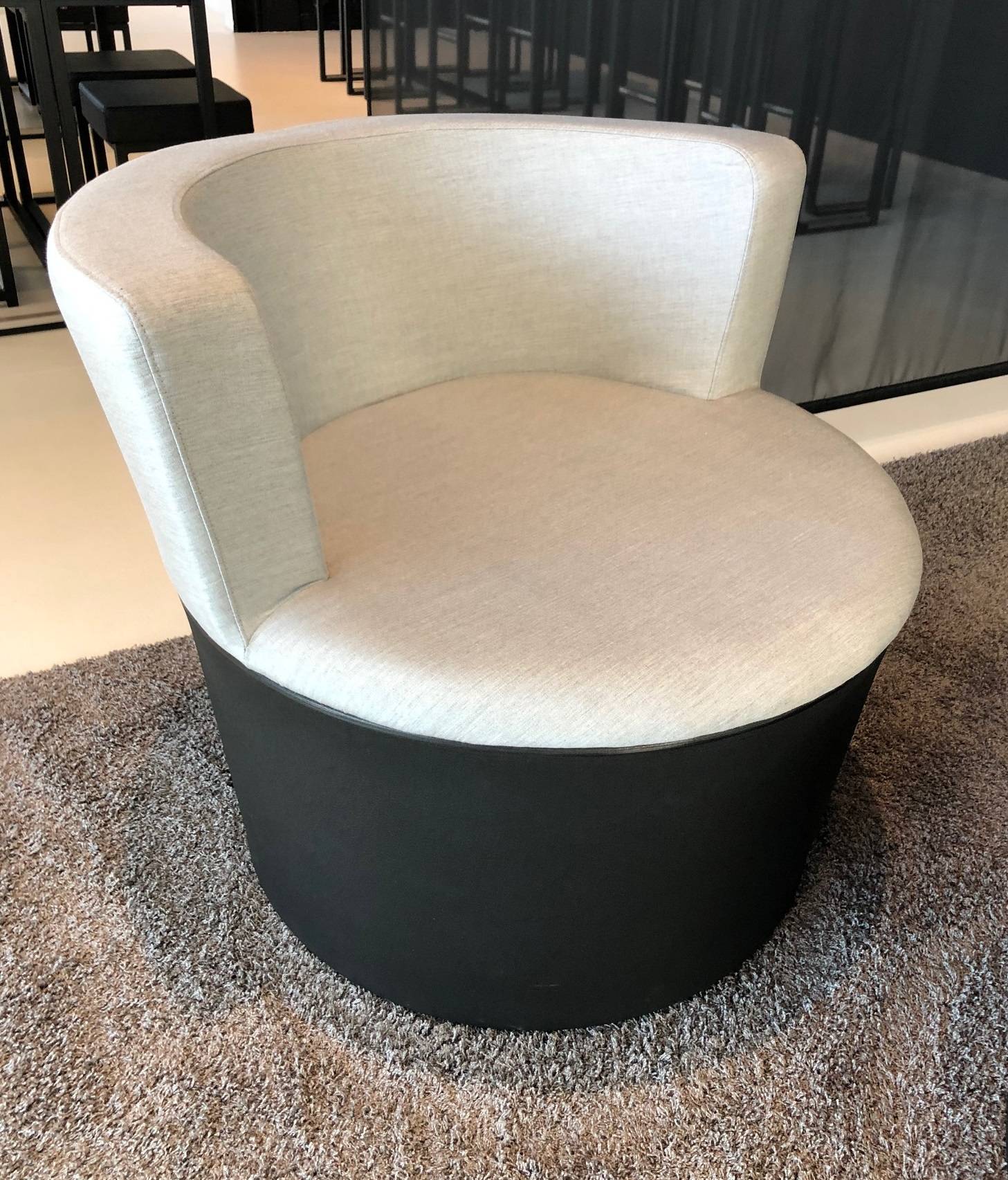 Location de Fauteuil CONIC Noir/Gris
