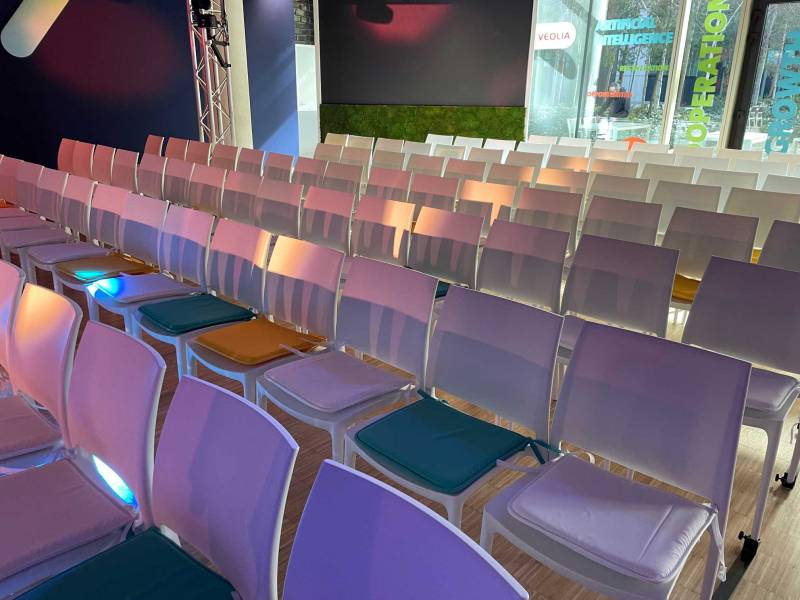 Chaises à louer pour séminaire professionnel  