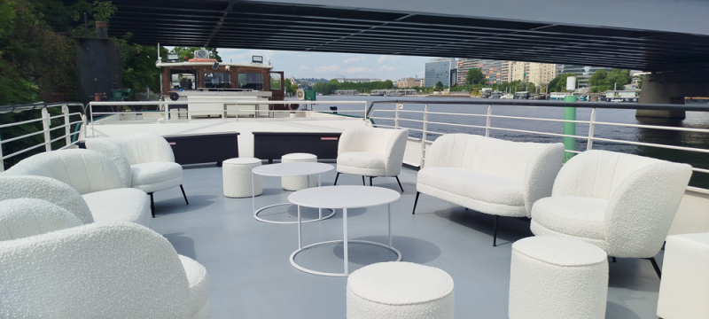 Louer canapé blanc pour péniche à Paris 75