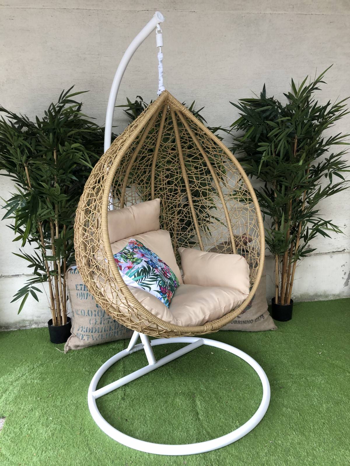 Ou trouver à la location une assise suspendu pour événement à Paris 75