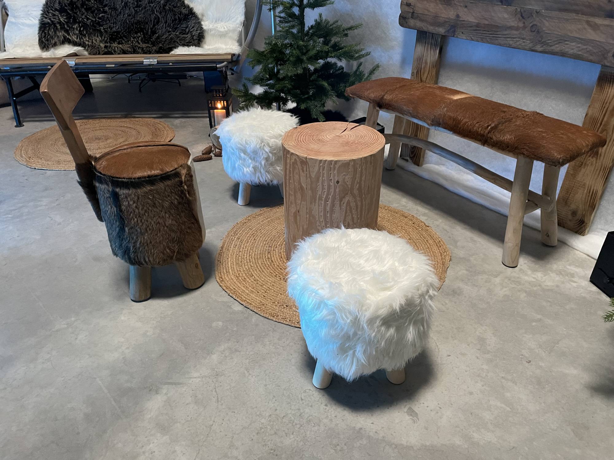 Location de chaise de cuir pour vos événement campagnard Ile de France