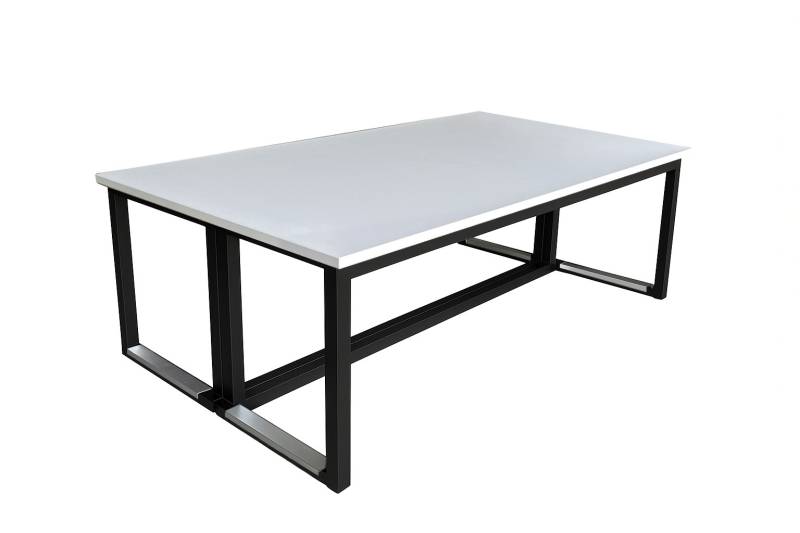 Louer une table basse de grande dimension pour salon professionnel à Paris 