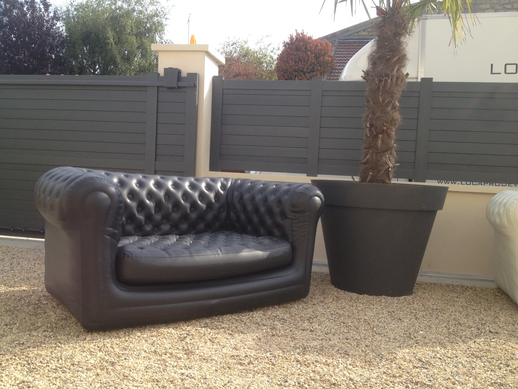 Location de canapé Blofield chesterfield gonflable en région Parisienne