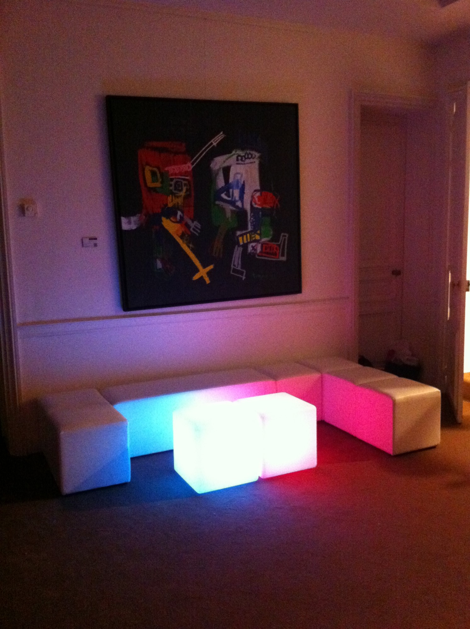 Cube lumineux à louer à Paris
