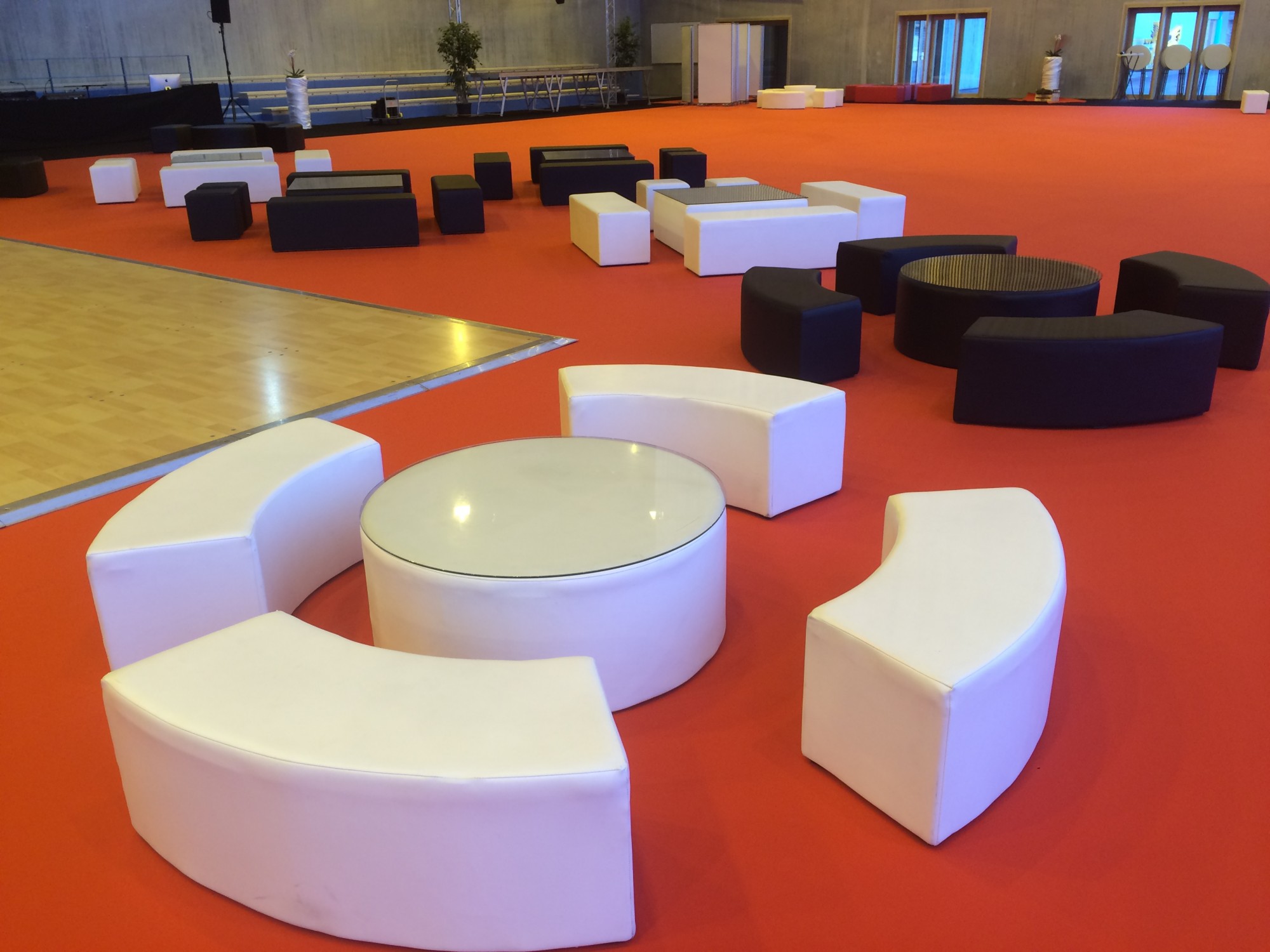 Location de table basse design XL à Paris