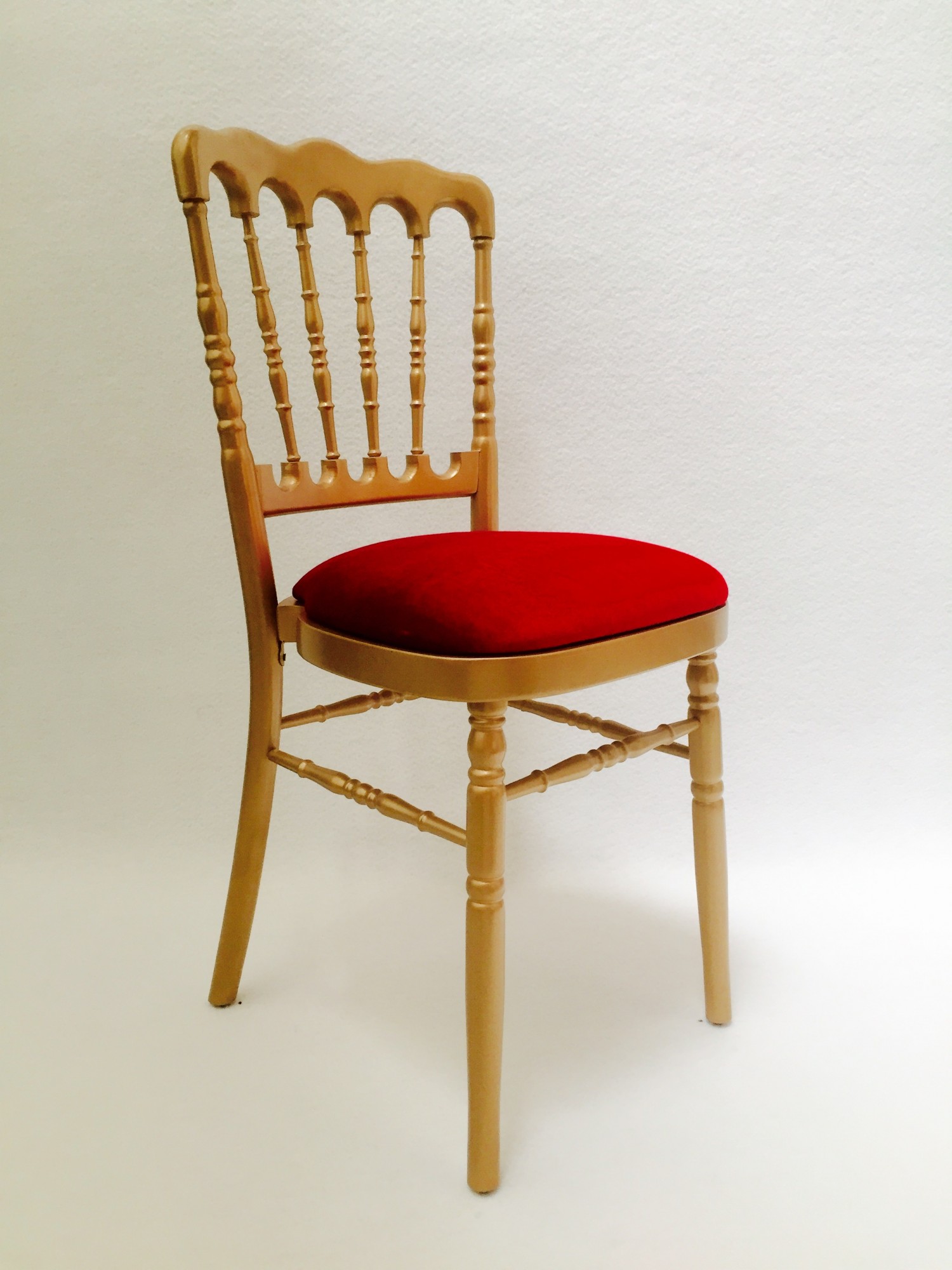 Location de chaise napoléon dorée / bordeaux à Paris