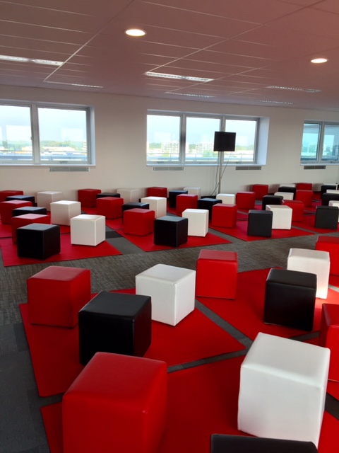 Ou louer des poufs pour événement en île de France ?