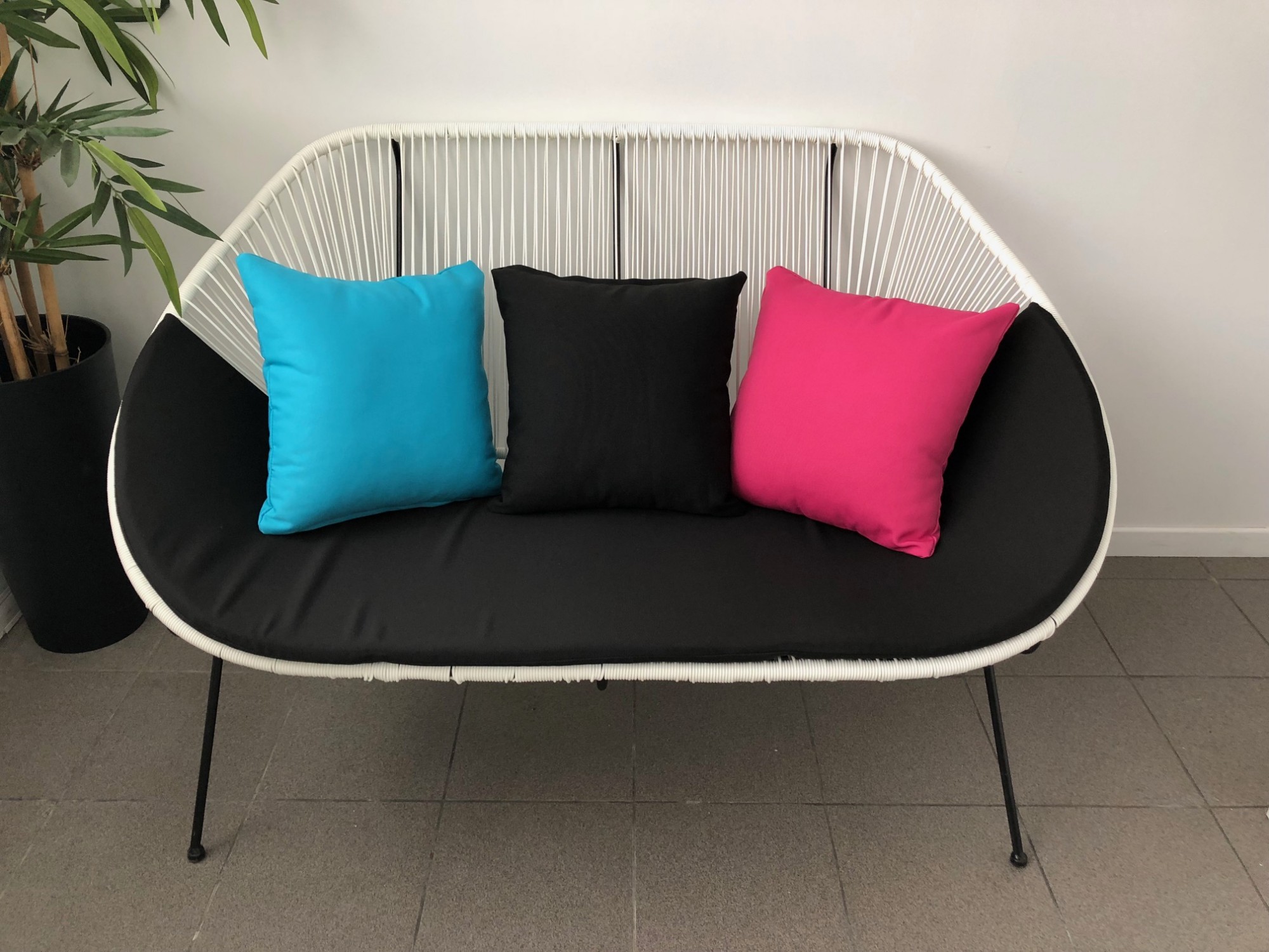 Louer des coussins rose fushia en Ile de France