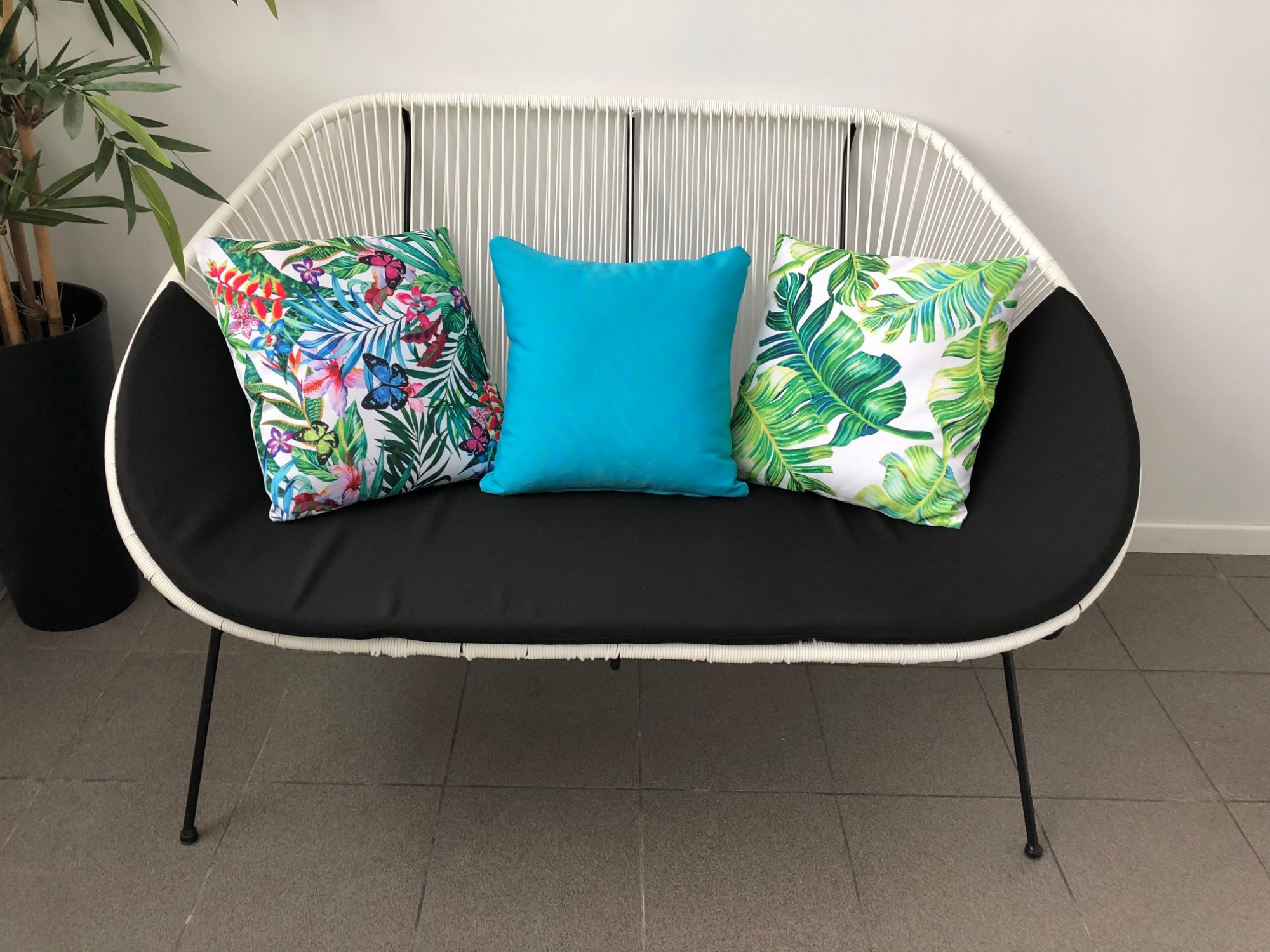 Location de Coussin Motif feuilles 45x45cm