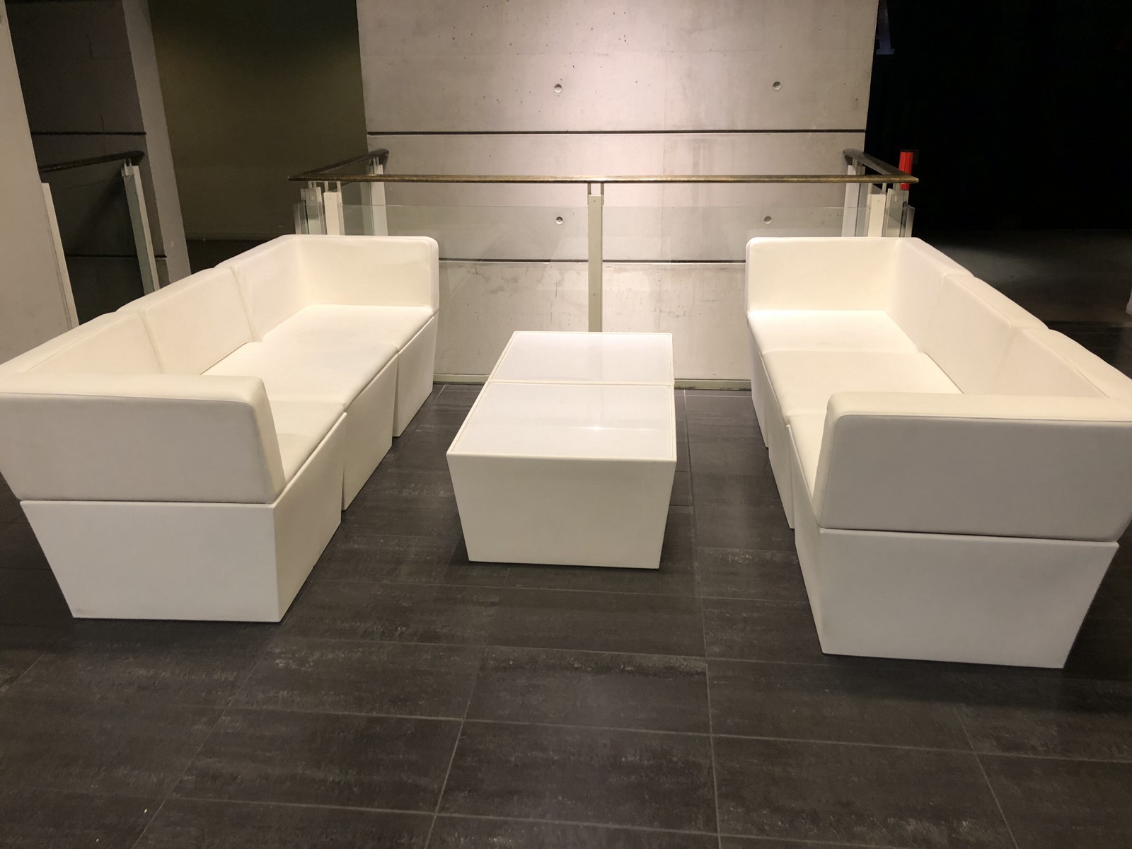 Location de canapé Conic Blanc en Ile de France