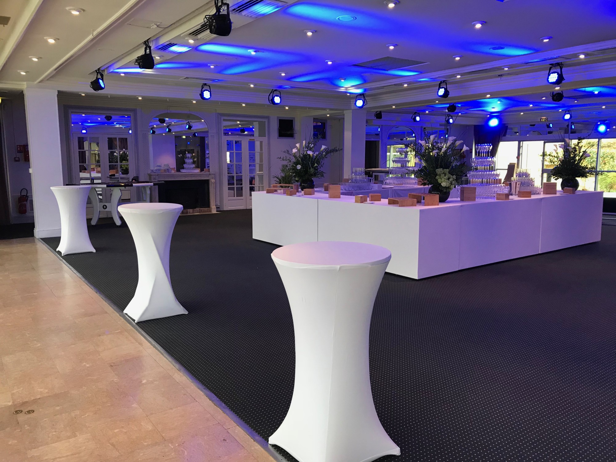 Buffet blanc à la location pour événement à Paris 75
