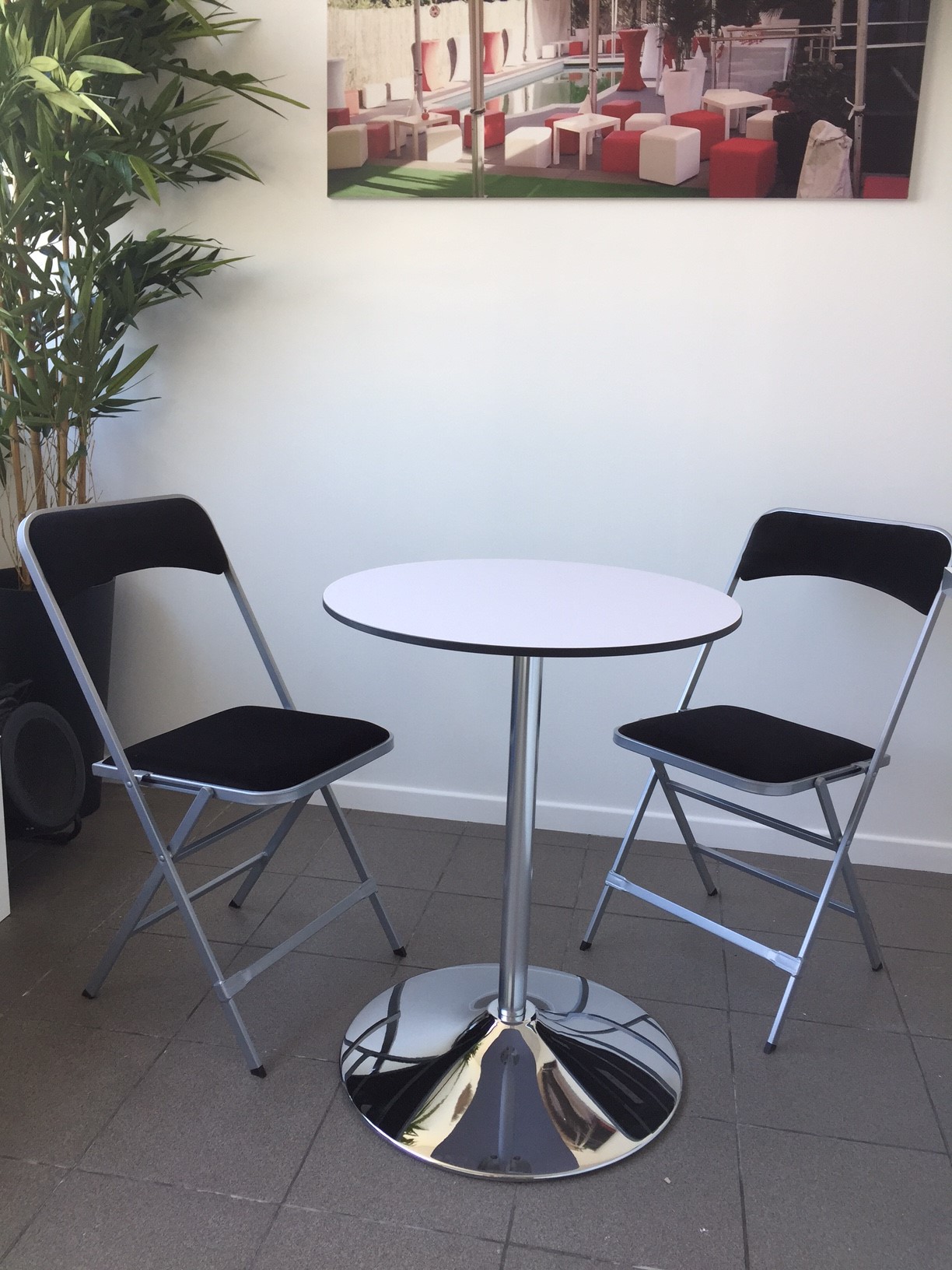 Location de table guéridon blanc en Ile de France