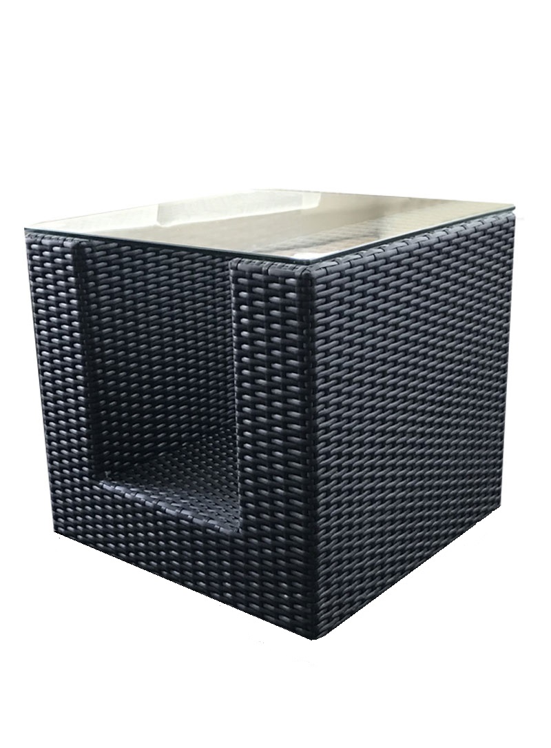 Location de table basse de jardin en résine tressée à Paris