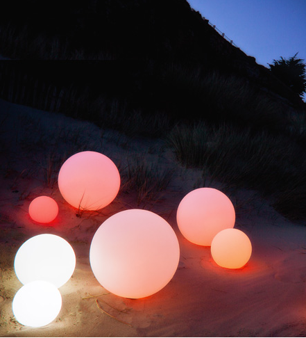 Location de boule lumineuse sur batterie en Ile de France