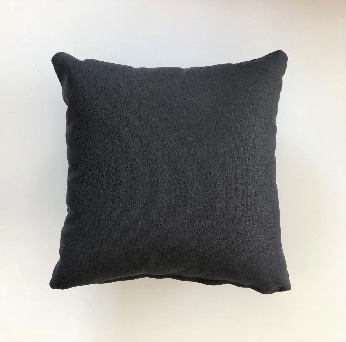 Location de coussin noir en Ile de France