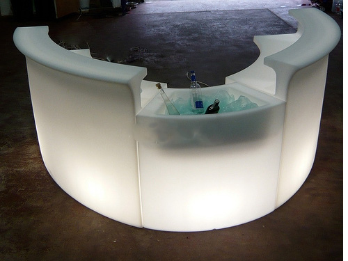 Location de bar lunimeux circulaire à Paris