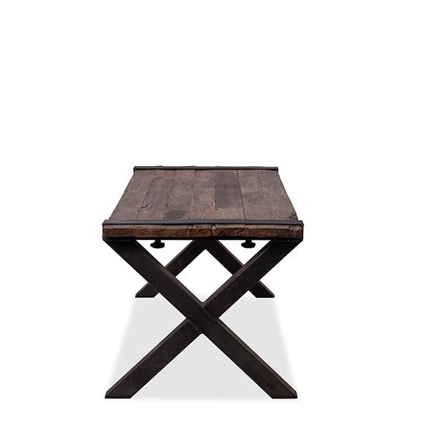 Table en bois et acier pour réception en région parisienne