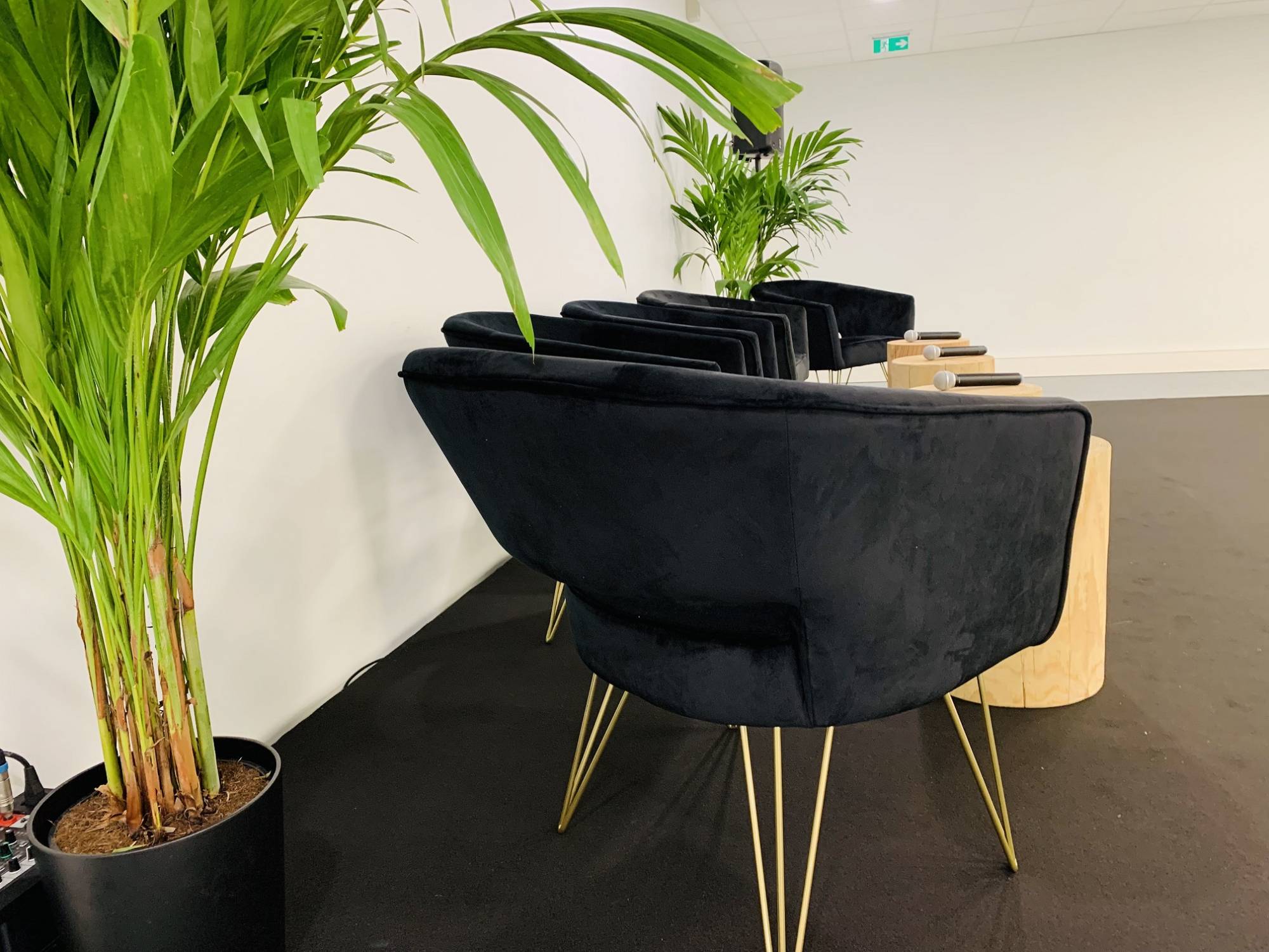 Fauteuil noir à louer à Paris pour soirée