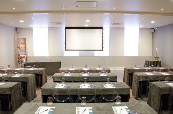 Location de Table de Conférence 180cm
