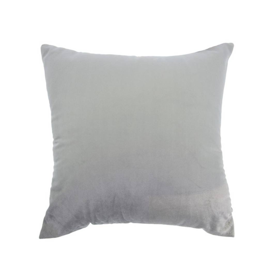 Coussin gris clair en velours à louer en région parisienne