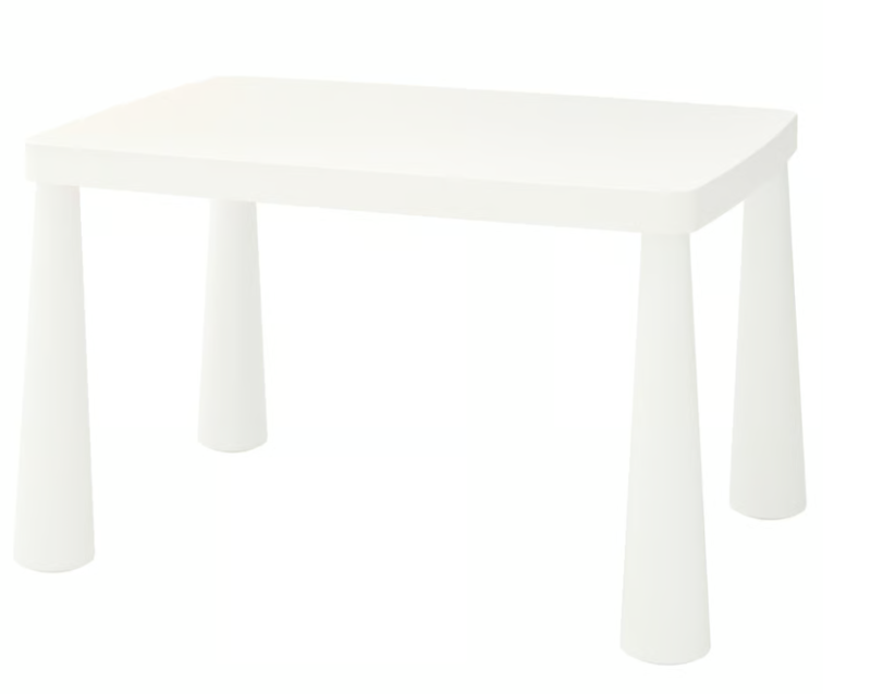 Louer une table blanche pour enfant pour usage extérieur et intérieur à Paris