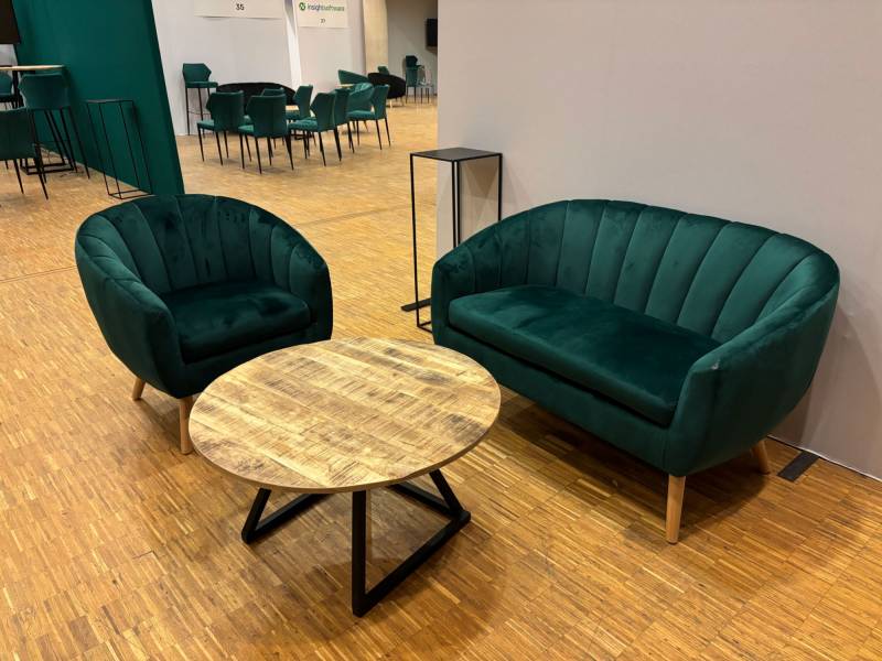 Table basse en bois à louer pour séminaire au carrousel du Louvre 