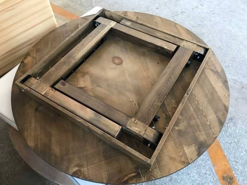 Table ronde au style authentique à louer pour réception dans le 75