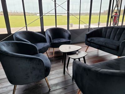 ou louer des fauteuils en velours noir pas chèrs pour soirée