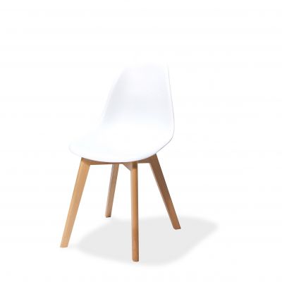 Chaise scandinave blanche en location en région parisienne