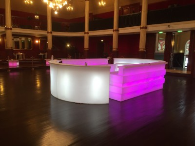 Louer un bar lumineux en région parisienne et picardie