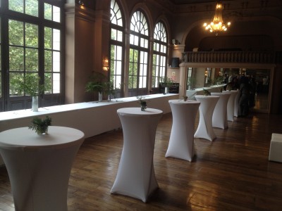 Location de mange debout blanc à Paris