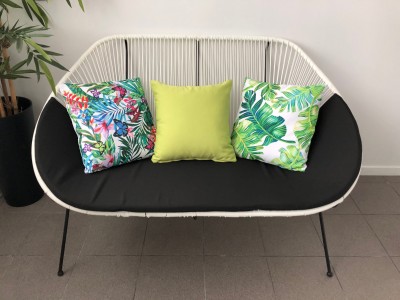 Location de coussins à motifs à Paris