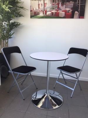 Location de table guéridon blanc en Ile de France