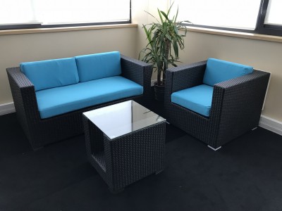 Ensemble de mobilier extérieur à la location pour coin détente en Seine Saint Denis