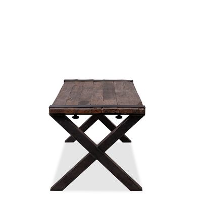 Table industrielle vintage en bois à louer pour événement à Paris 75