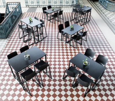 Table haute noir en location pour inauguration à Paris 75
