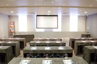 Location de Table de Conférence 180cm