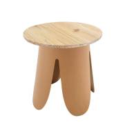 Louer des tables basses originales : le modèle Tulipe jaune moutarde avec plateau en bois dans le 95