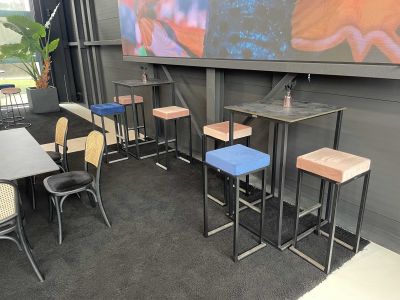 Location de Tabouret Kubo Noir - Assise Bleu