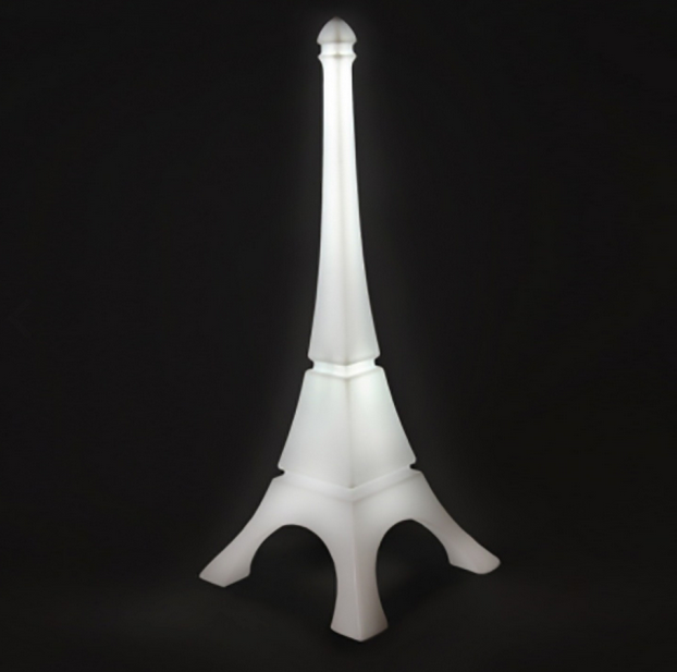 Tour Eiffel lumineuse à louer à Paris